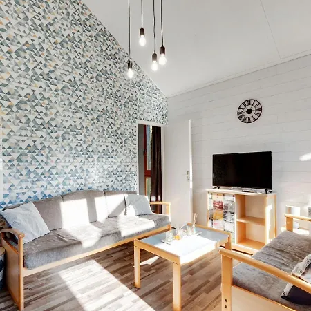 Holiday Home In Signy Le Petit With Covered Terrace بيت للعطل Signy-le-Petit