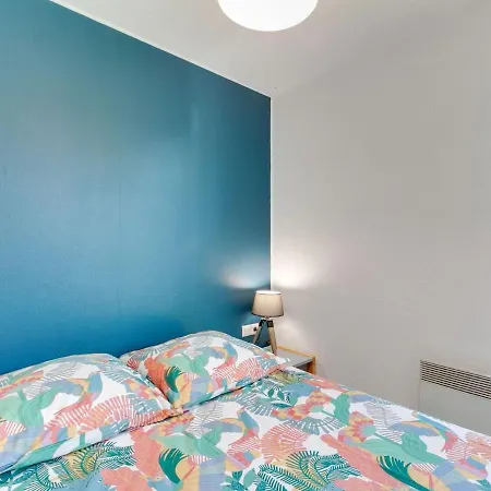 Holiday Home In Signy Le Petit With Covered Terrace بيت للعطل *