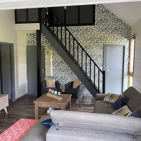 Holiday Home In Signy Le Petit With Covered Terrace بيت للعطل *